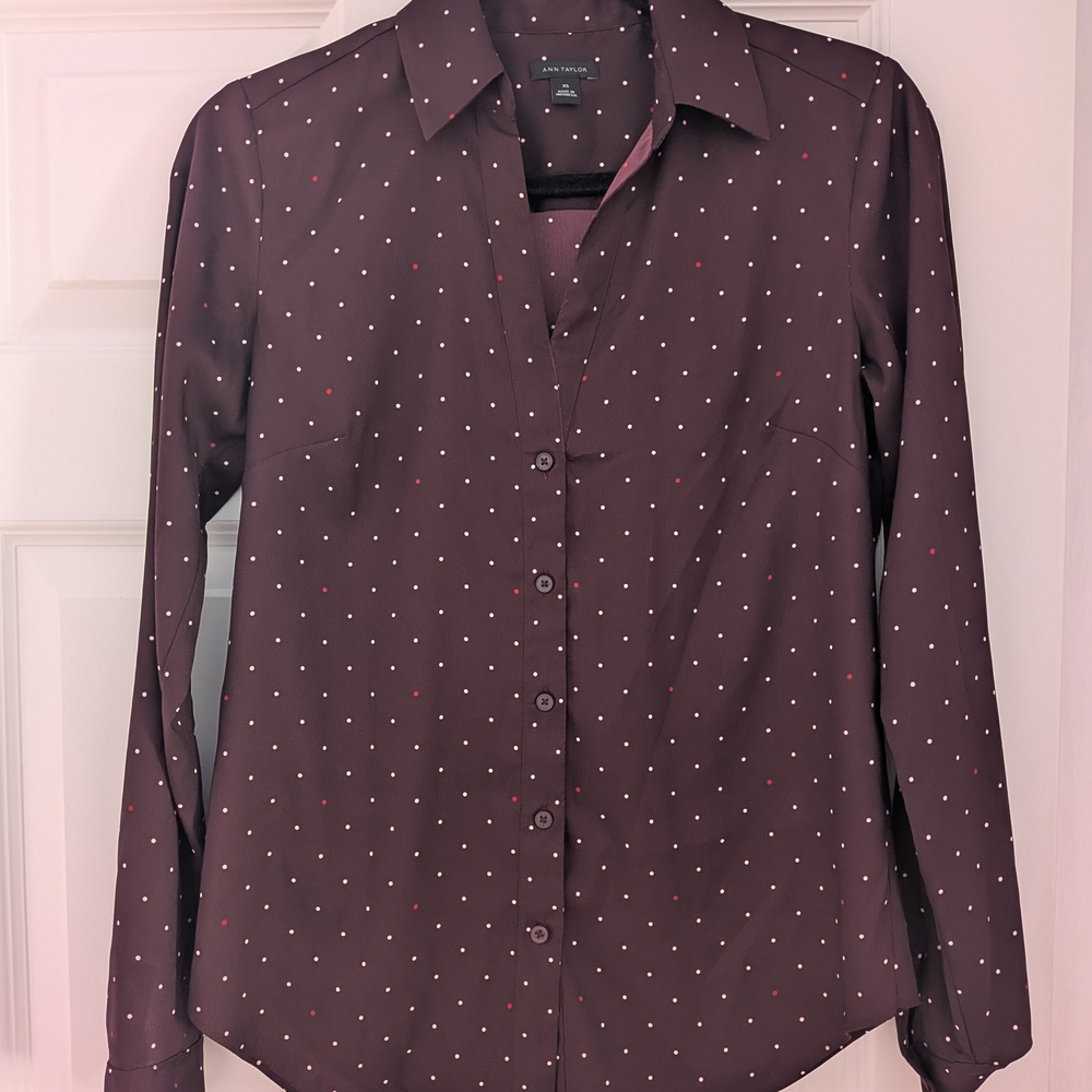 Ann Taylor Red Polka Dot Notched Collar Button Down Shirt Size XS